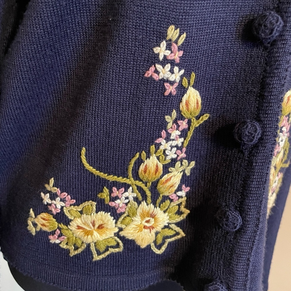 Vintage Susan Bristol Blue Size M Floral Embroidered Cardigan Sweater Cottage - Picture 5 of 12